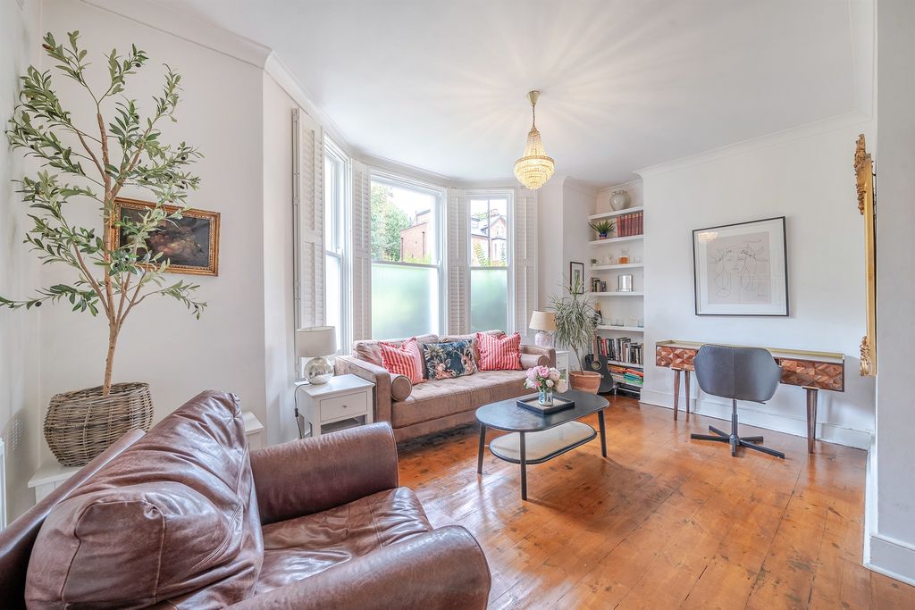 Property photo 2 of 12