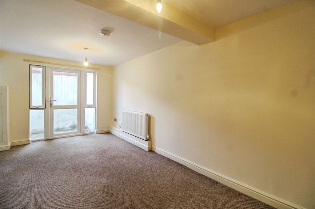 Property photo 2 of 10 Picture No. 01