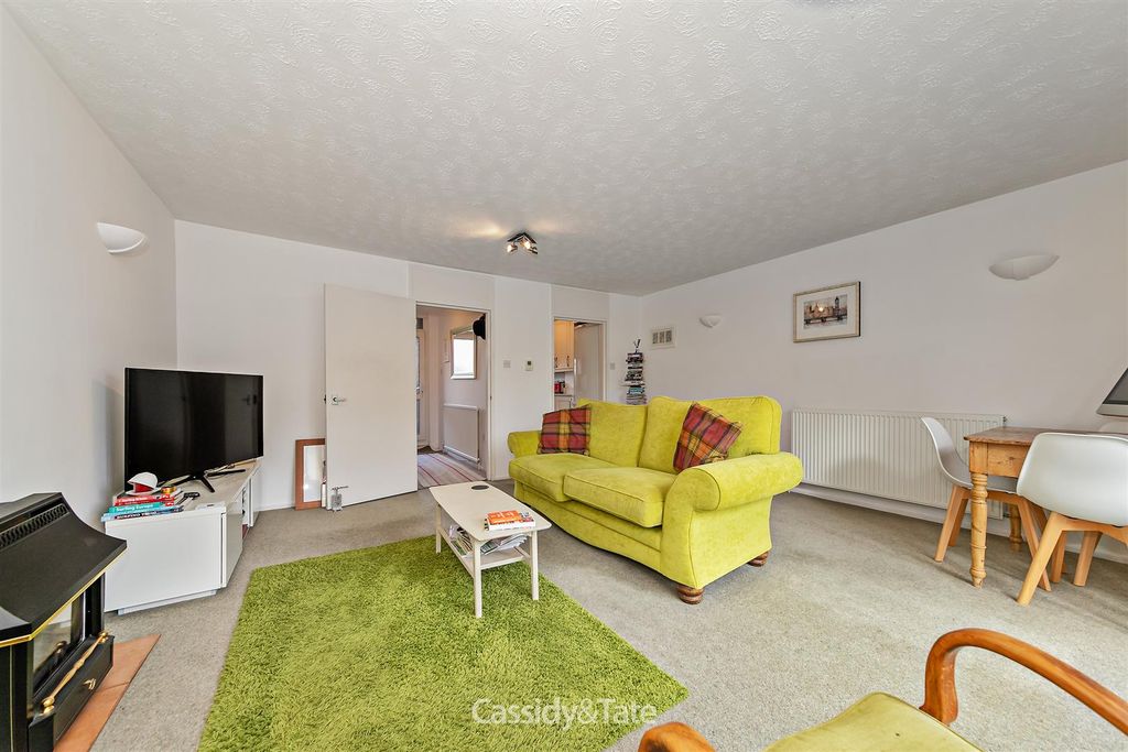 Property photo 3 of 32 12Heritageclose-12.Jpg