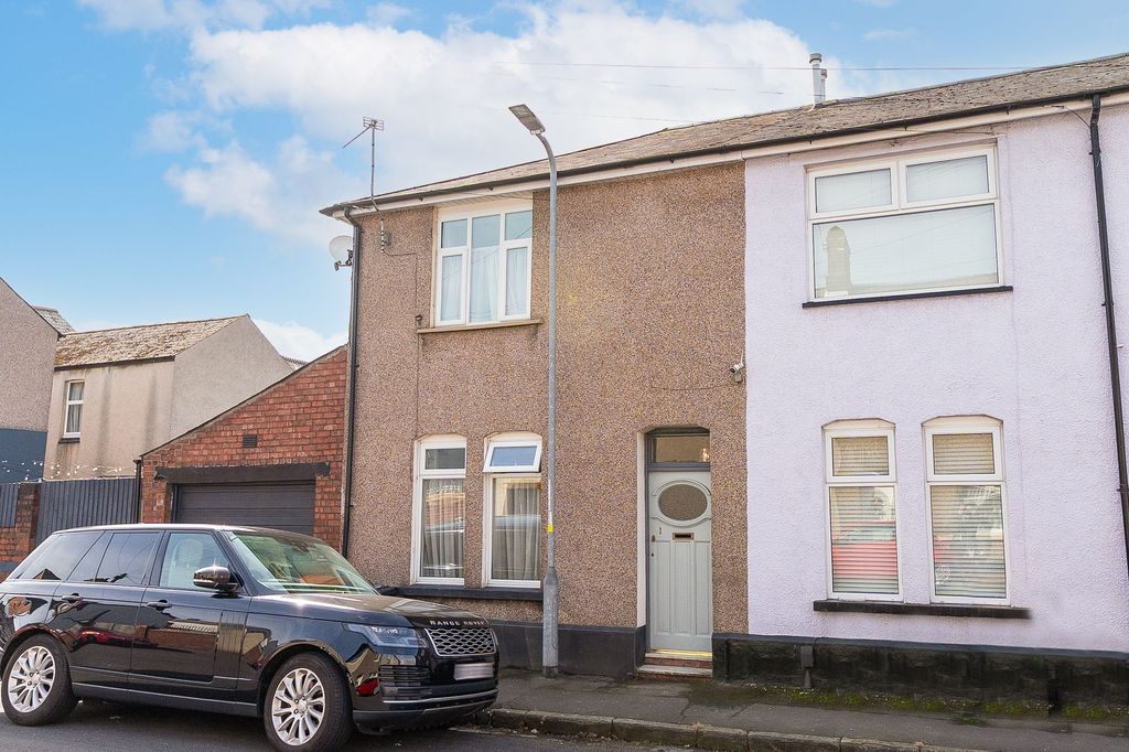 Property photo 1 of 18
