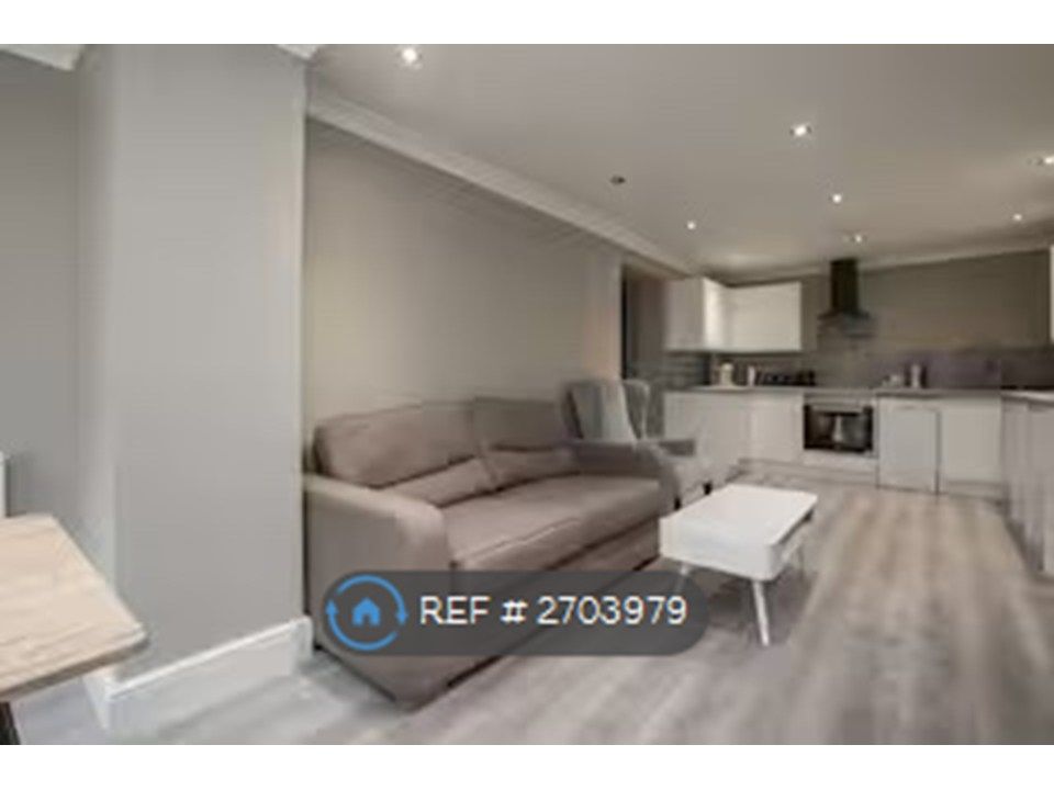 Property photo 2 of 27