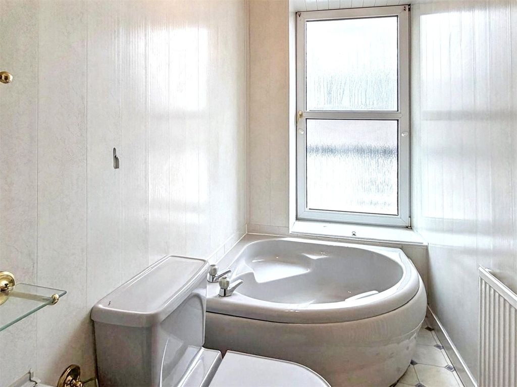 Additional image 10 of 3 bed flat for saleWell Street, Moffat, Dumfries And Galloway DG10