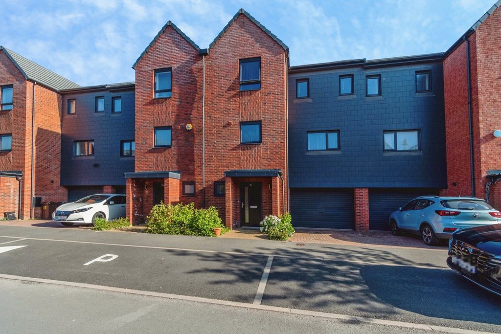 Property photo 1 of 19 Pbox-Img.Jpg