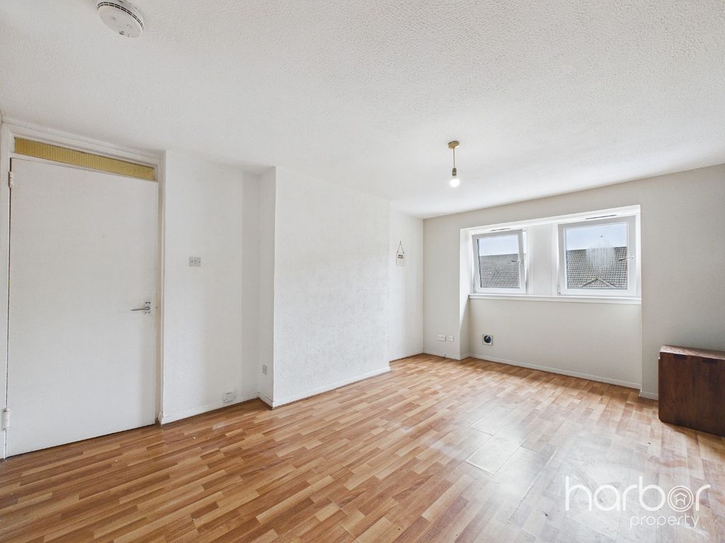 Property photo 3 of 13 5323188