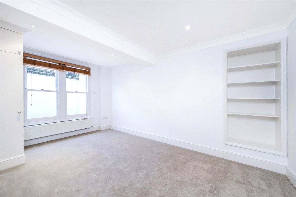 Property photo 3 of 10 Picture No. 07