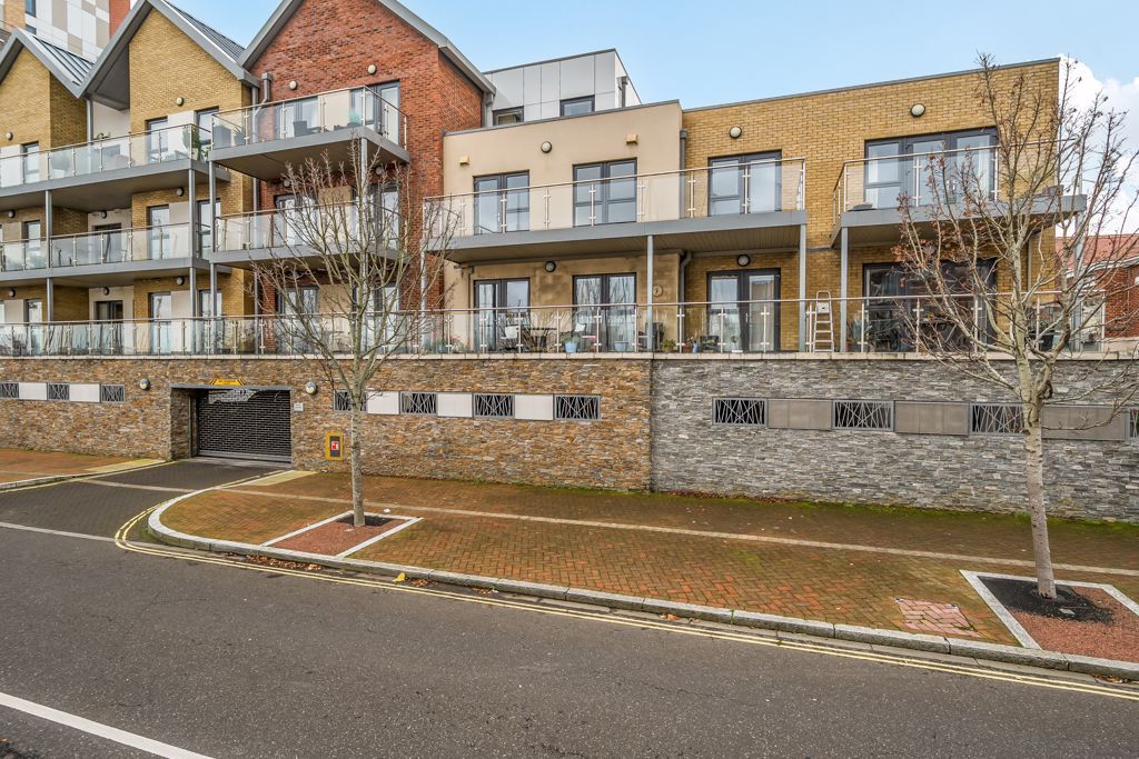 Property photo 1 of 20 Side