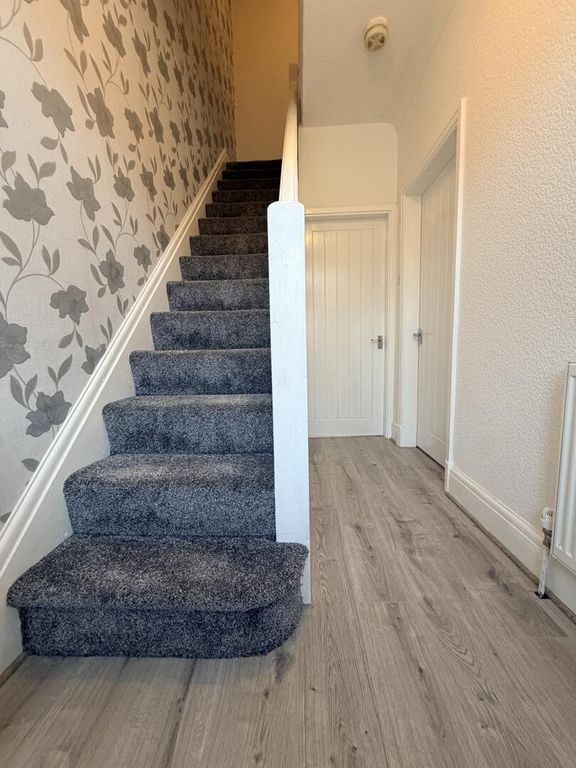 Property photo 2 of 23 Hallway