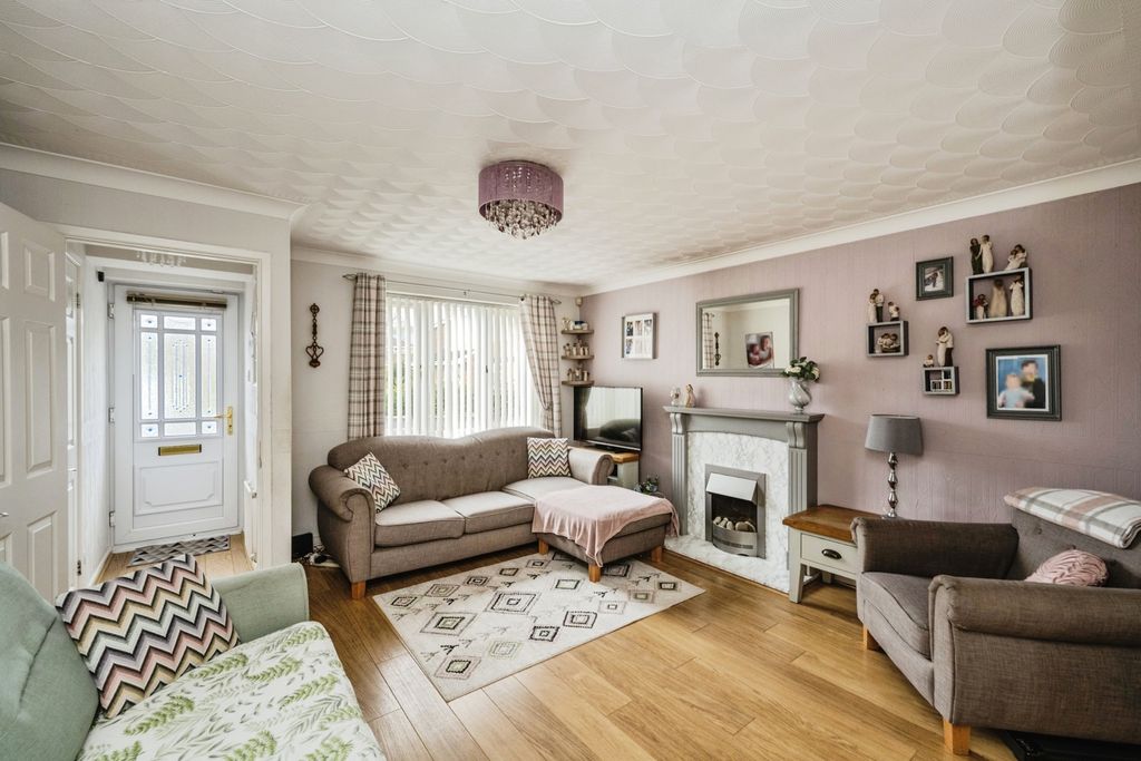Property photo 3 of 20 Pbox-Img.Jpg