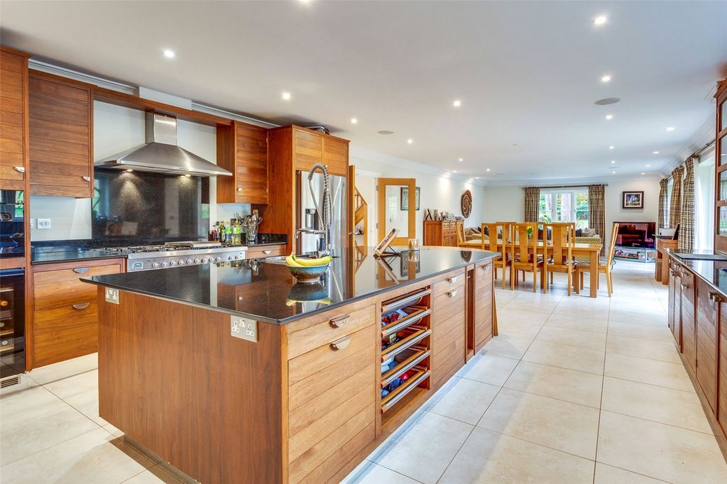 Property photo 3 of 19 Picture No. 17