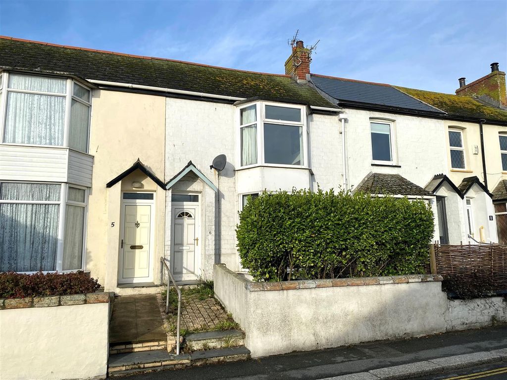 Property photo 1 of 10 6 Beacon Road