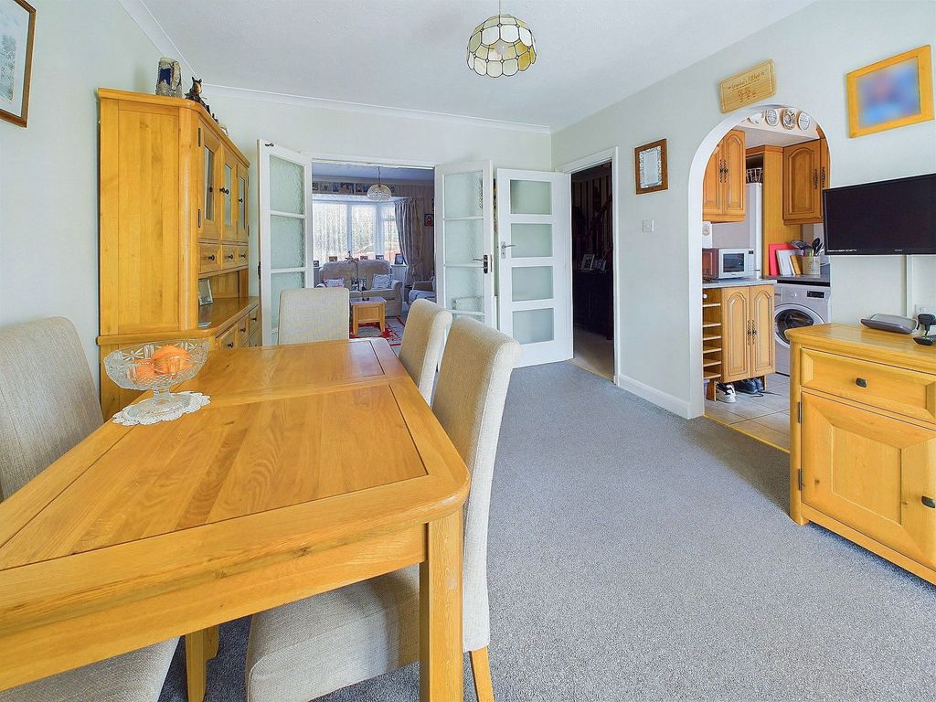 Property photo 2 of 21