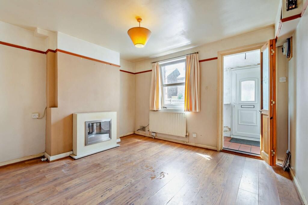 Property photo 3 of 28