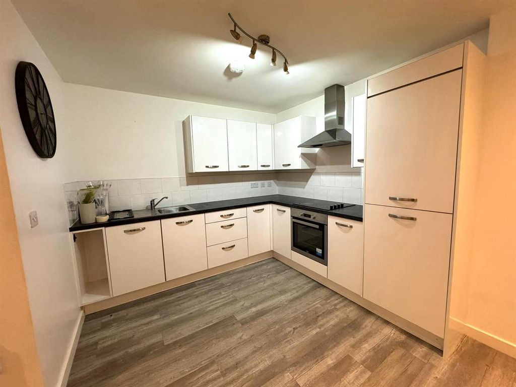 Property photo 3 of 6 Kitchen.Jpeg