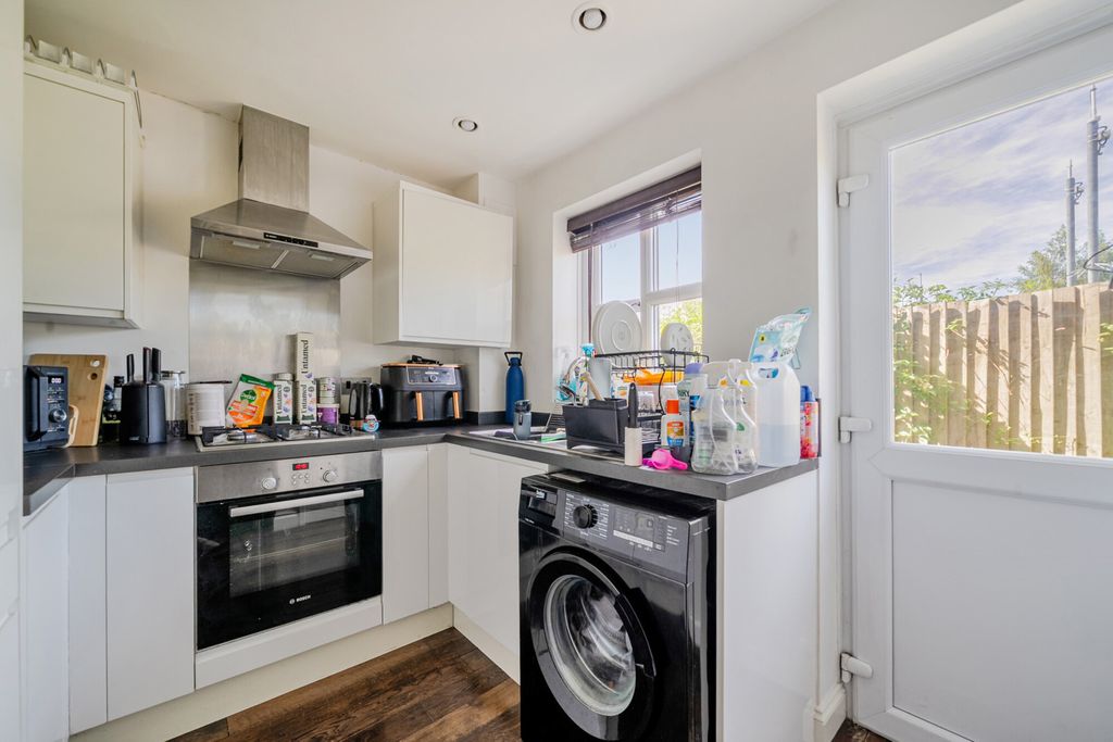 Property photo 3 of 11 1499941-8-6A6B28B...