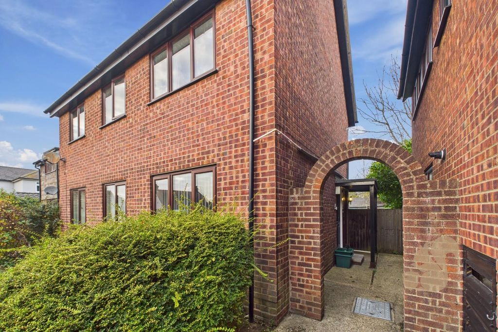 Property photo 1 of 12 Cam01659G0-Pr0652-Still014.Jpg