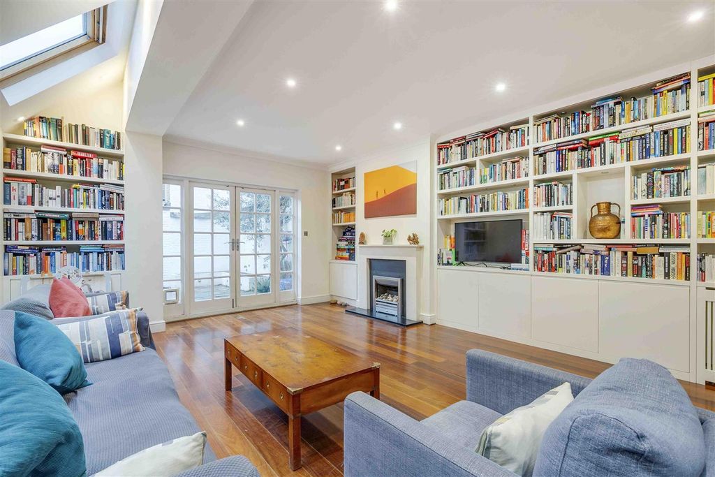 Property photo 2 of 19