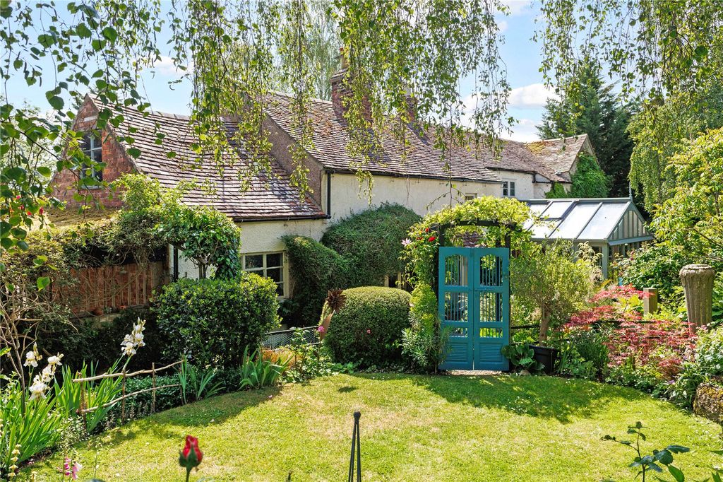 Property photo 2 of 23 Garden