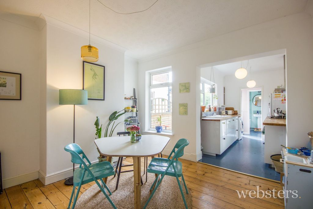 Property photo 3 of 17