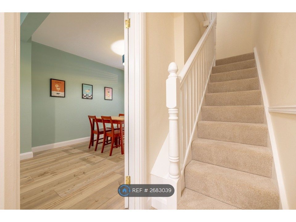 Property photo 3 of 35