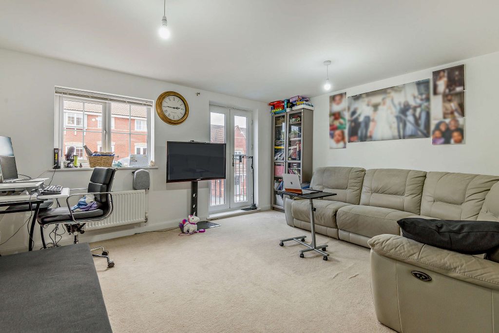 Property photo 3 of 17