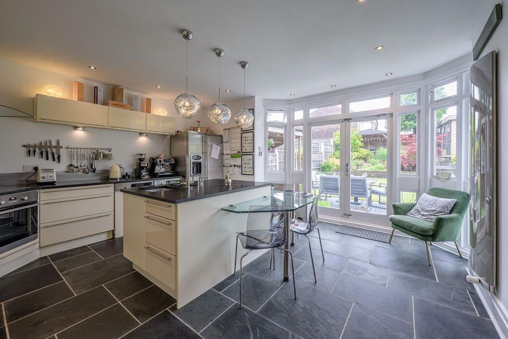 Property photo 2 of 35 Breakfast Kitchen 1