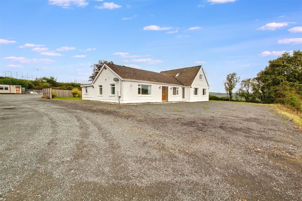 Property photo 2 of 55 Front