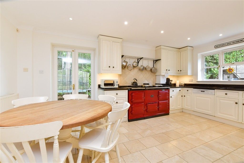 Property photo 3 of 17 Kitchen
