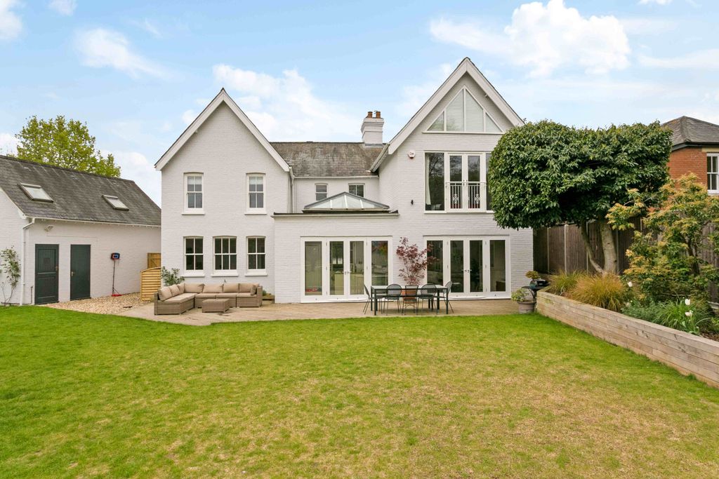 Property photo 2 of 14