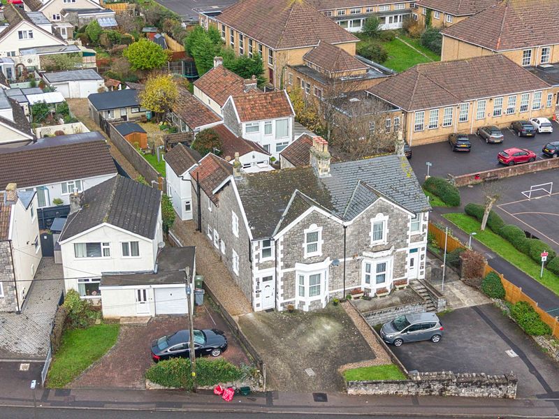 Property photo 1 of 44 Photo 4