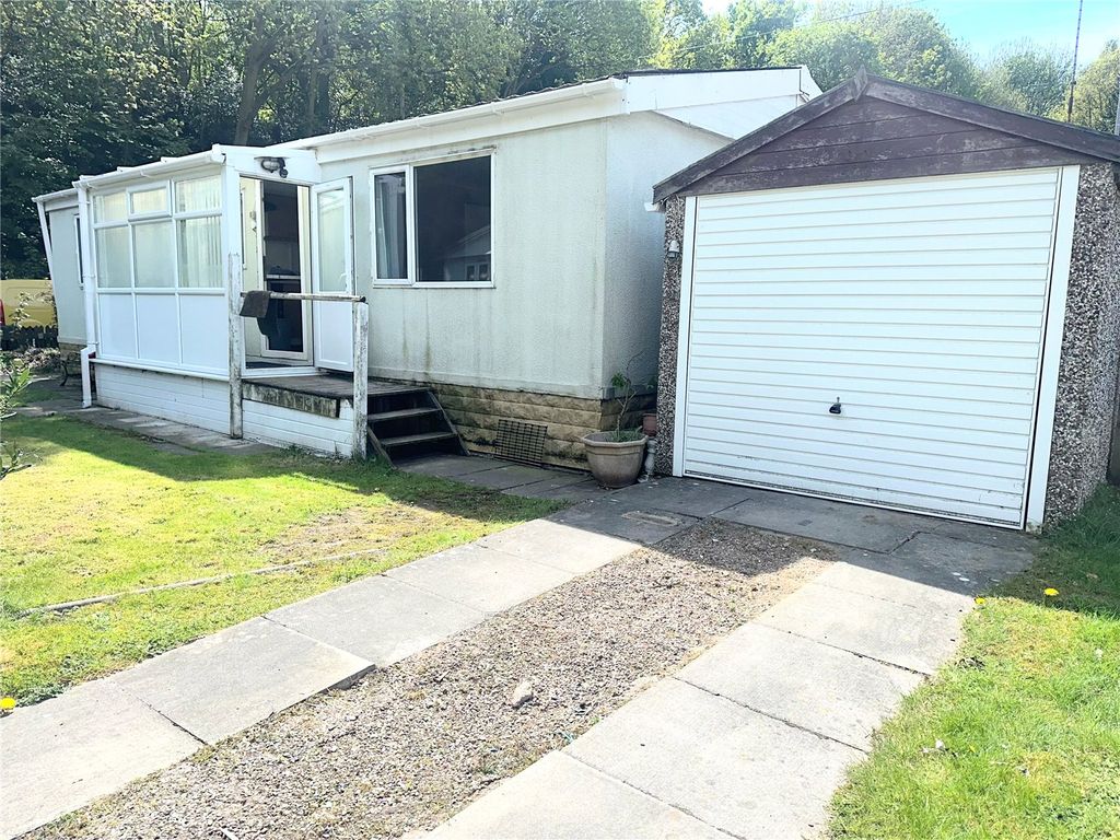 Property photo 1 of 18 Front