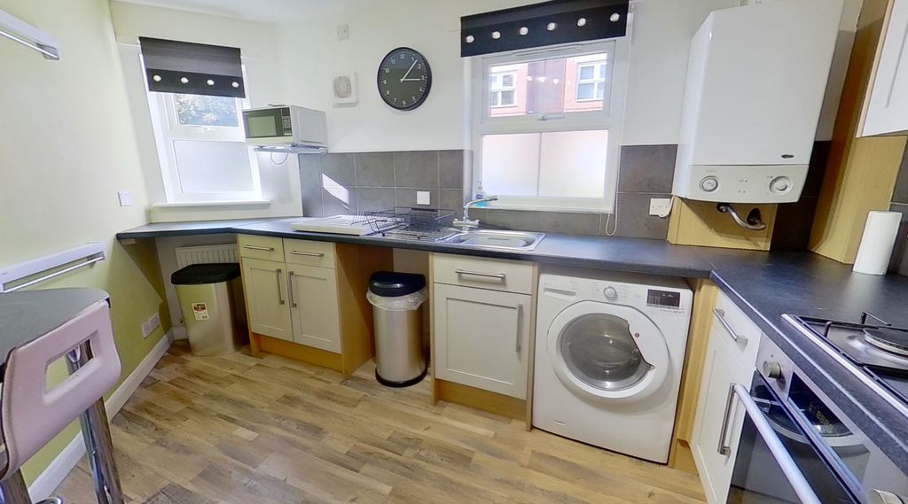 Property photo 2 of 9