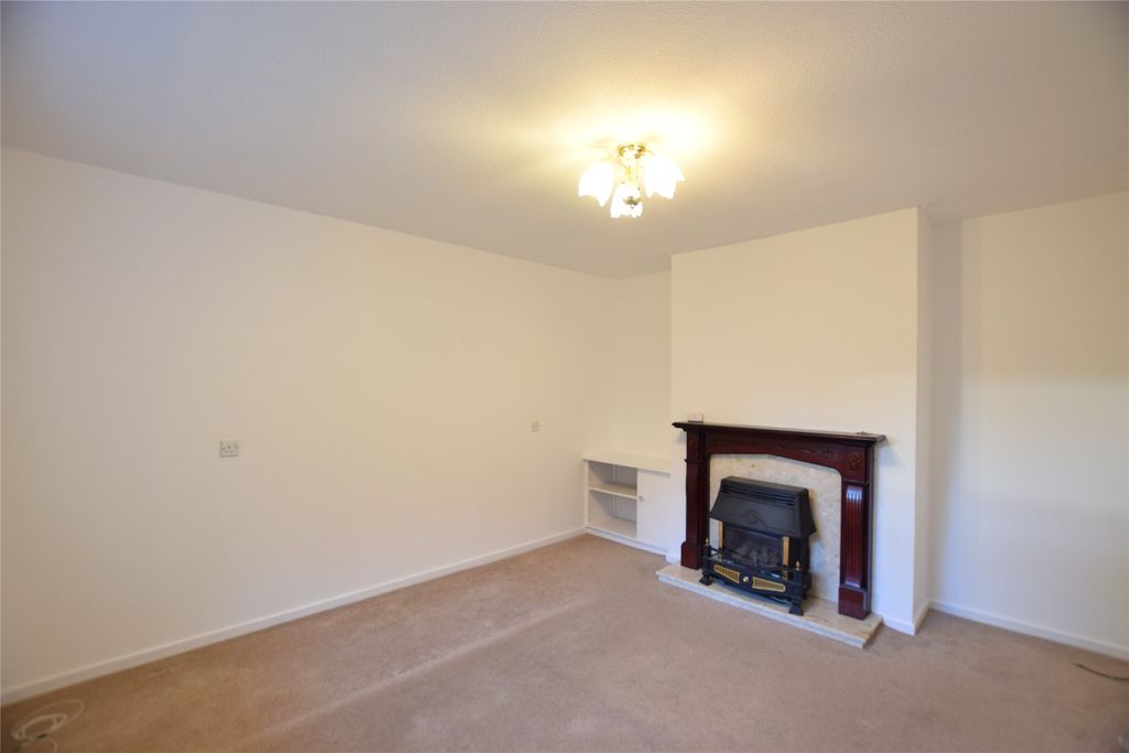 Property photo 3 of 8 Living Room