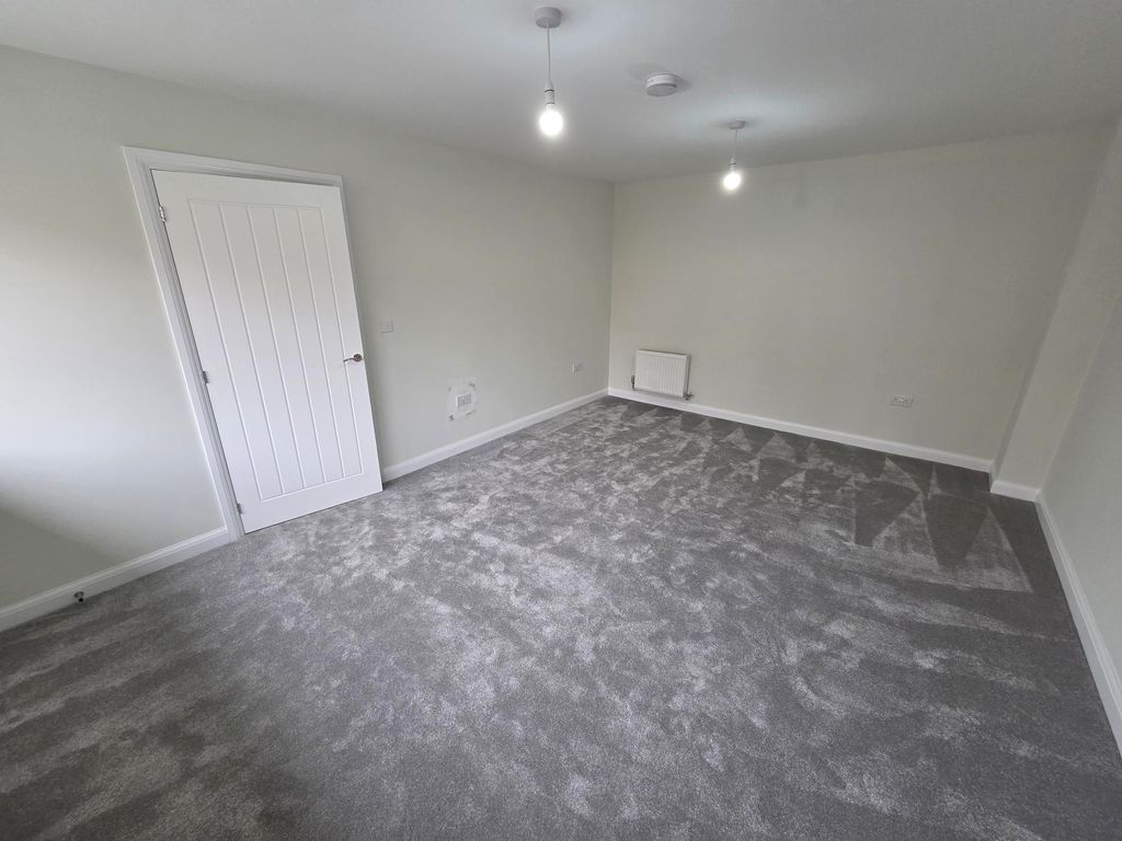 Property photo 2 of 30 Bedroom