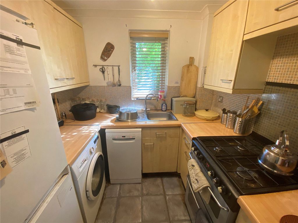 Property photo 3 of 16 Picture No. 17