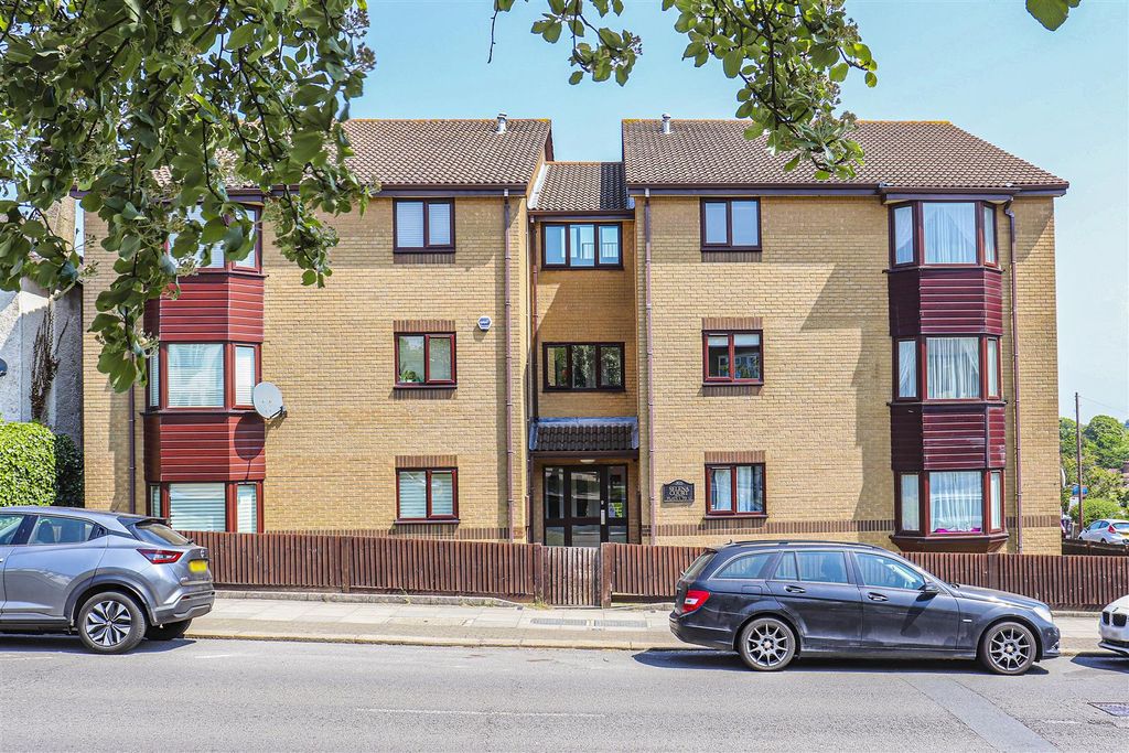 Property photo 1 of 7