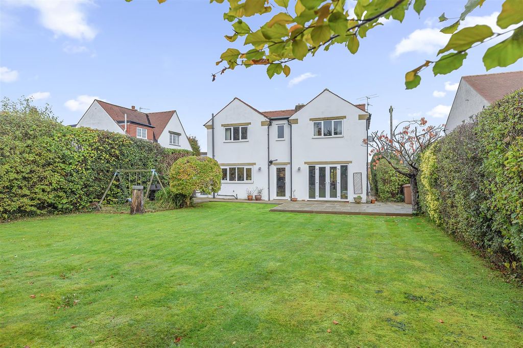 Property photo 1 of 38 Rear, Hill Crescent