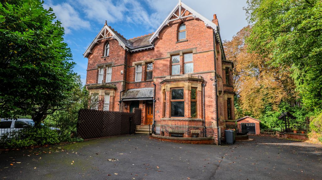 Property photo 1 of 39