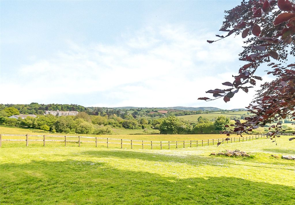 Property photo 2 of 22 Paddock