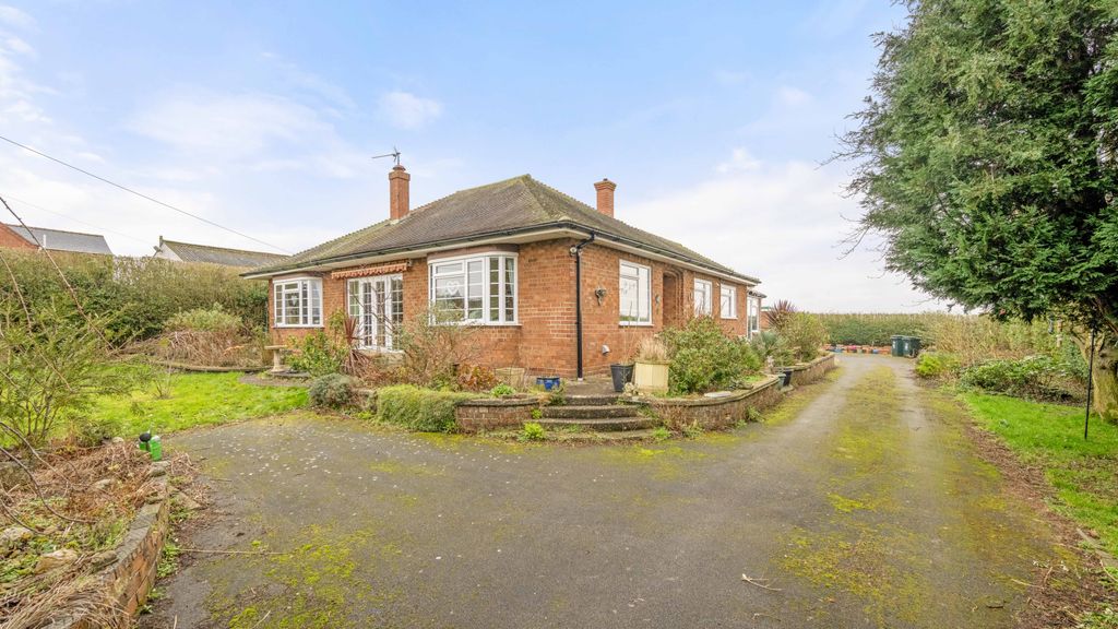 Property photo 1 of 32