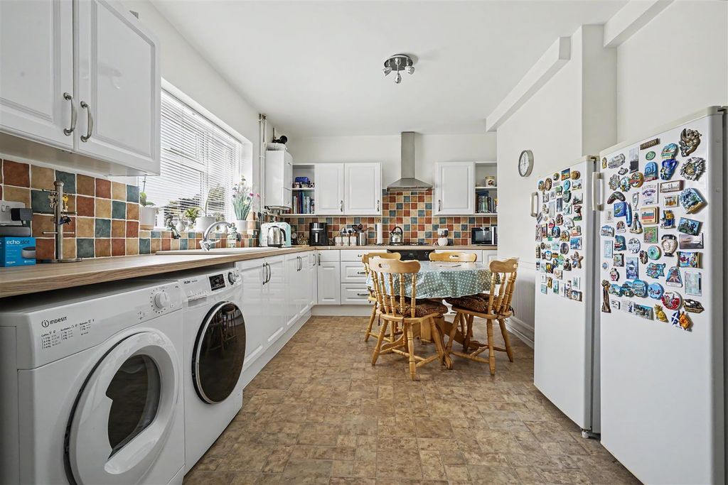 Property photo 3 of 17 Living/Dining Kitchen