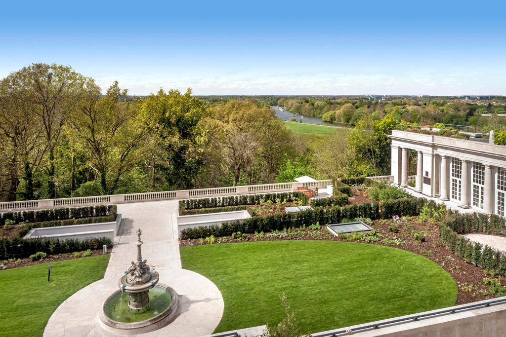 Property photo 2 of 12