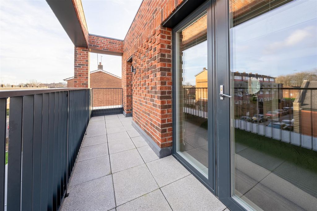 Property photo 3 of 13 Reside-33.Jpg