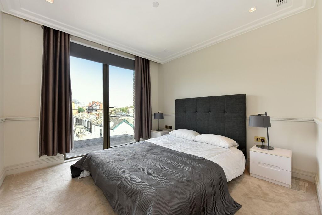 Property photo 3 of 15 107 Queens Wharf (3).Jpg