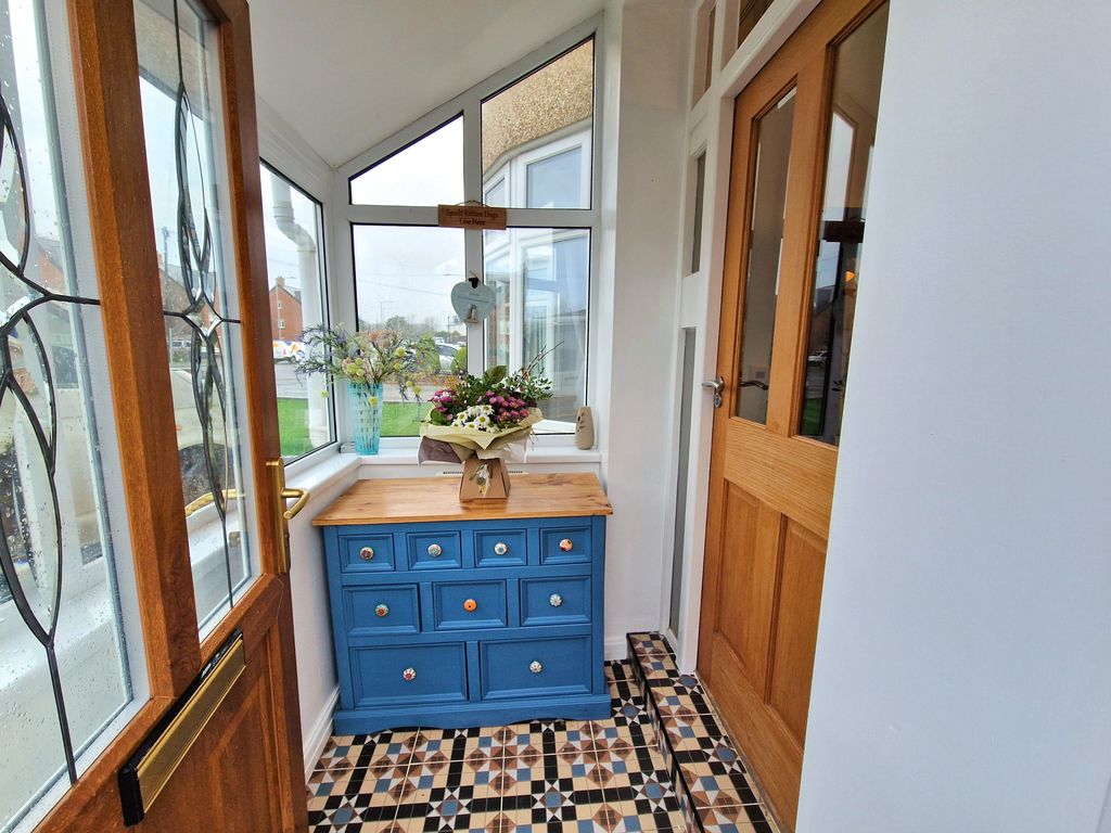 Property photo 2 of 31