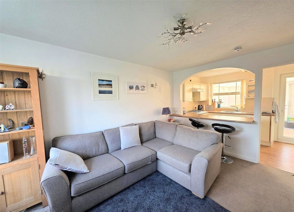 Property photo 2 of 9 Picture No. 11