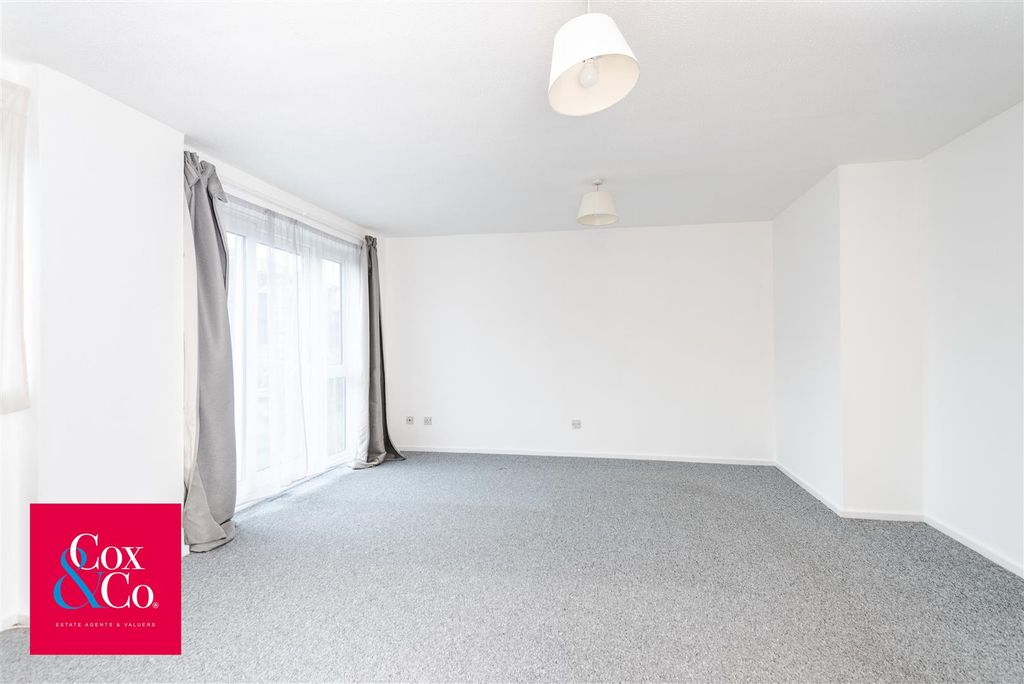 Property photo 3 of 16 81N_2143.Jpg