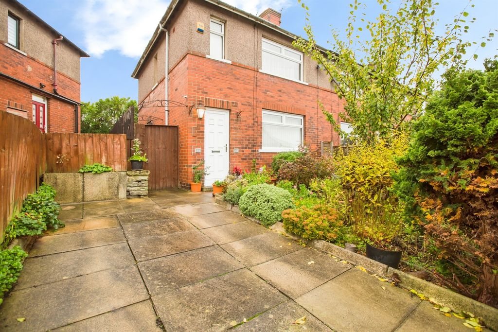 Property photo 2 of 16