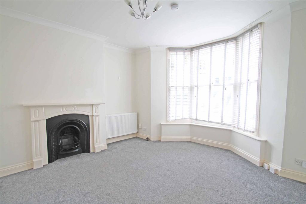 Property photo 2 of 10 Living Room