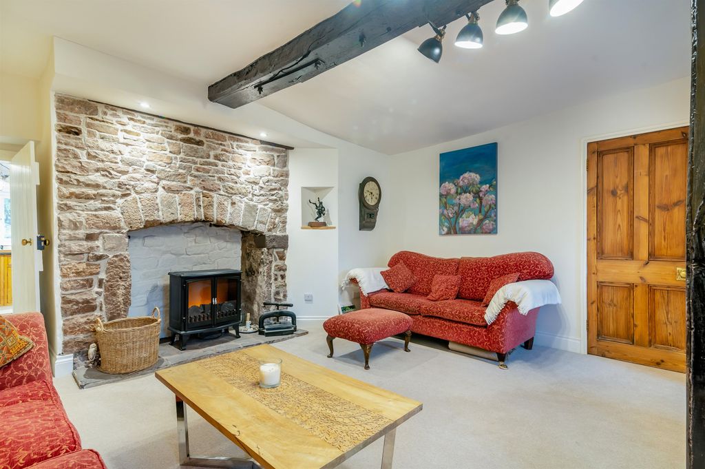 Property photo 2 of 36