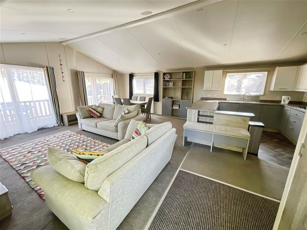 Property photo 1 of 10 Living Area*